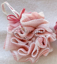 Load image into Gallery viewer, Hand-Stitched Cleansing/Foaming Puff (Bath Lily) 不会散的手工浴花
